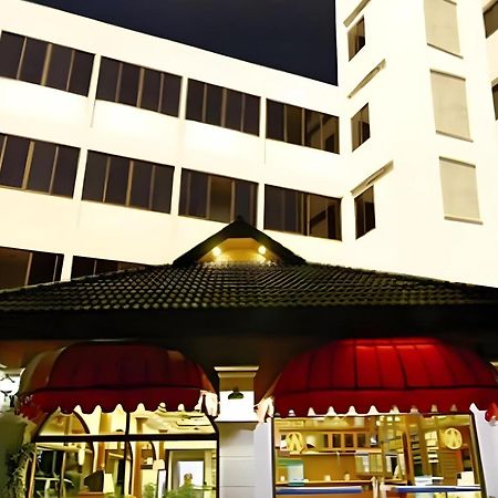 Super Oyo 1096 Winner Inn Hotel Чиангмай Экстерьер фото