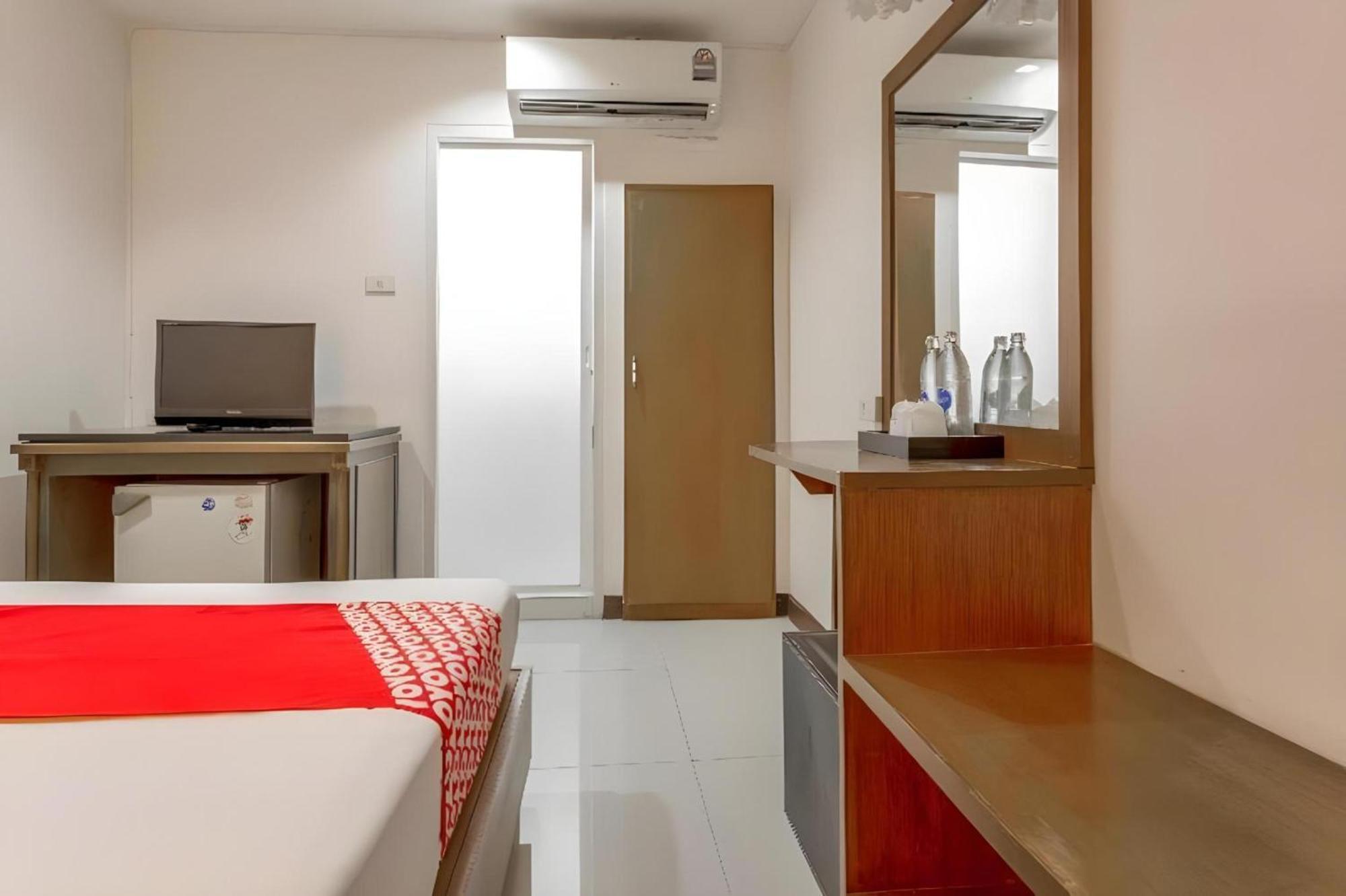 Super Oyo 1096 Winner Inn Hotel Чиангмай Экстерьер фото