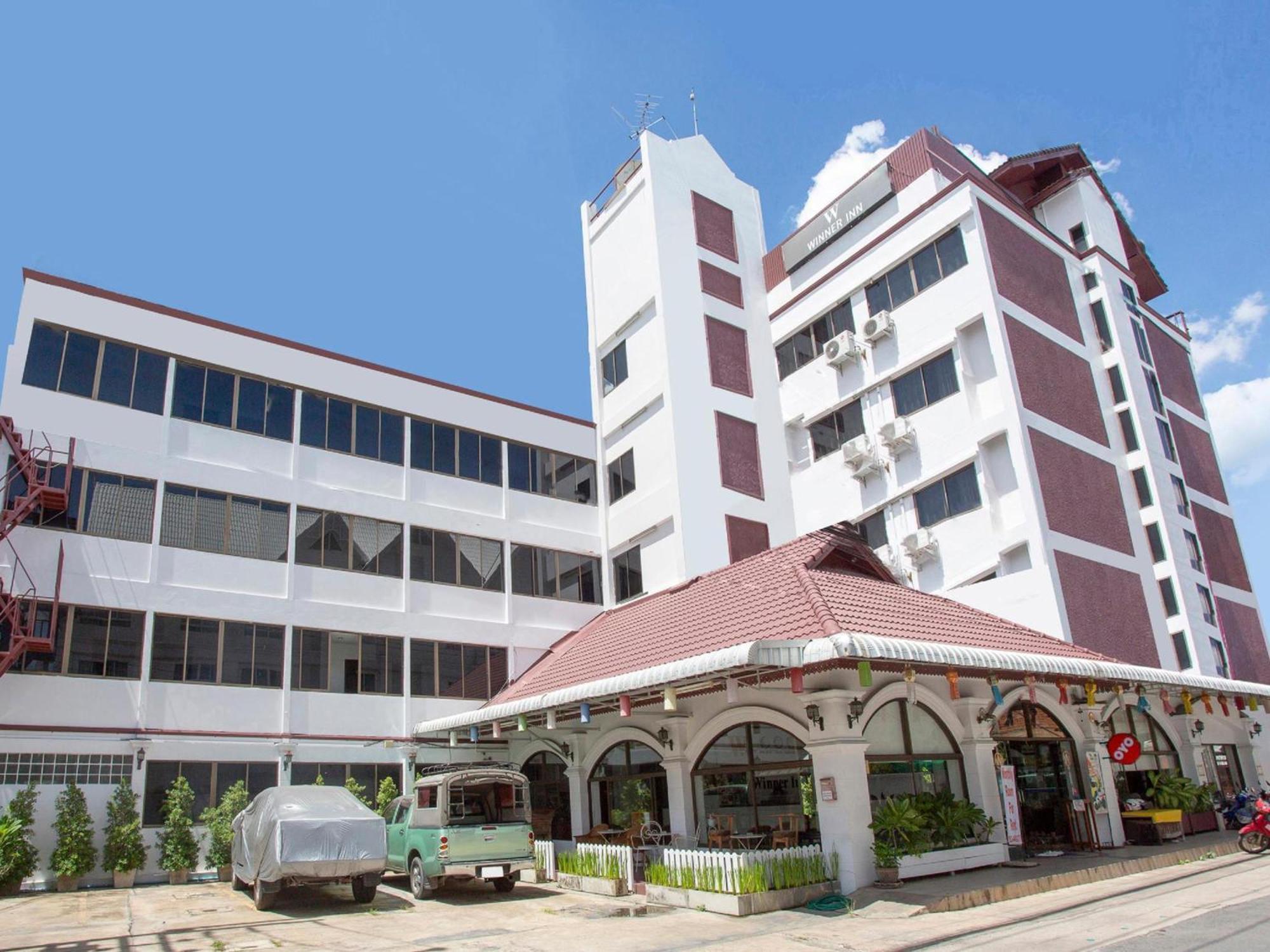 Super Oyo 1096 Winner Inn Hotel Чиангмай Экстерьер фото